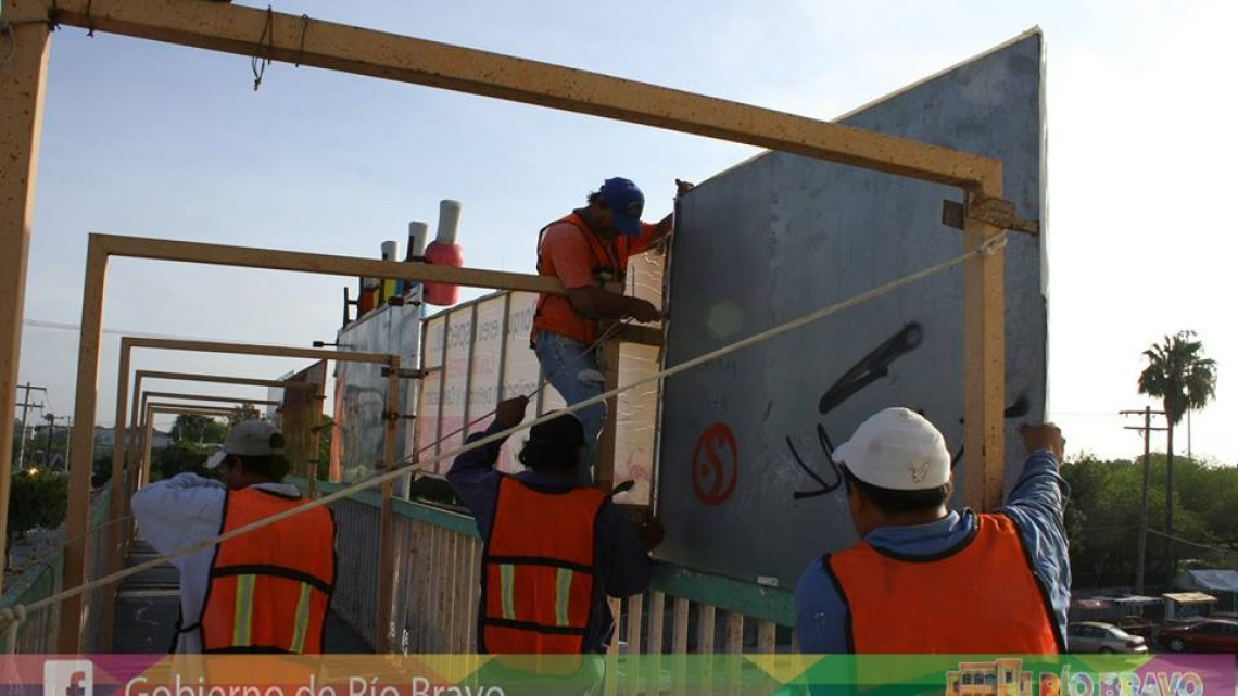 Rehabilitan puente peatonal de calle Francisco I. Madero