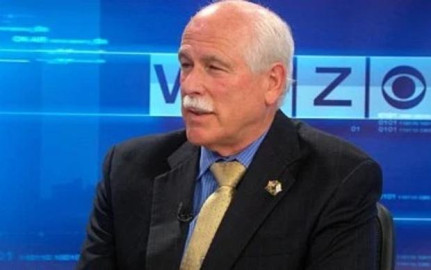 Propone sheriff que presos construyan muro con México 