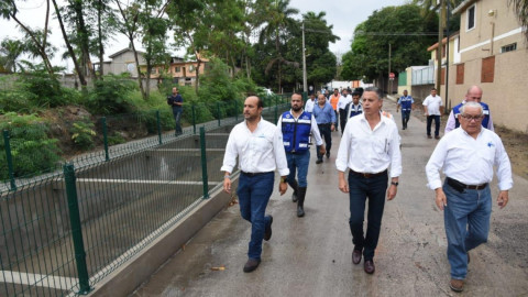 Supervisa Chucho Nader Limpieza y Funcionamiento de la Red Hidráulica Municipal