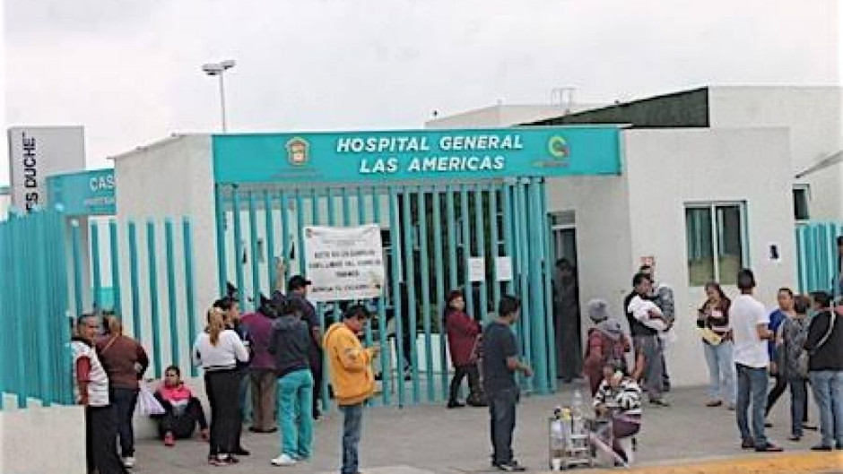Protestan familiares de pacientes de Hospital Las Américas 