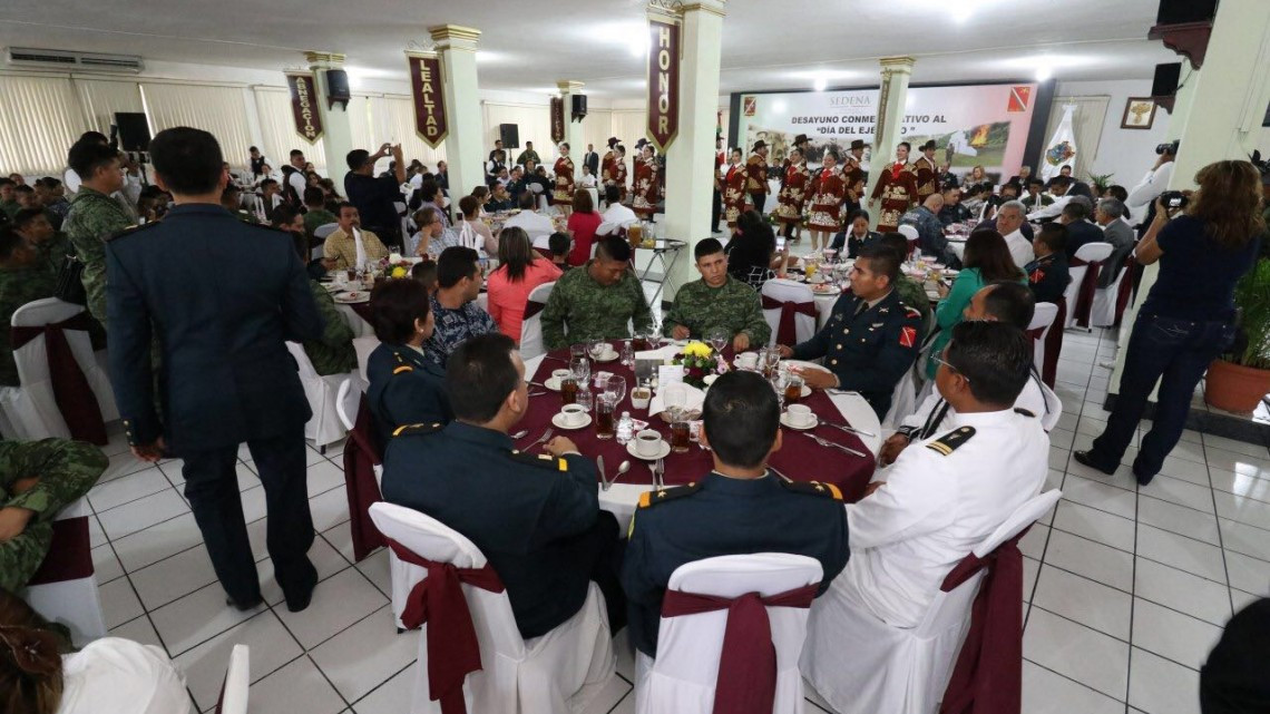 Encabeza Gobernador la ceremonia del 104 Aniversario del Ejército Mexicano