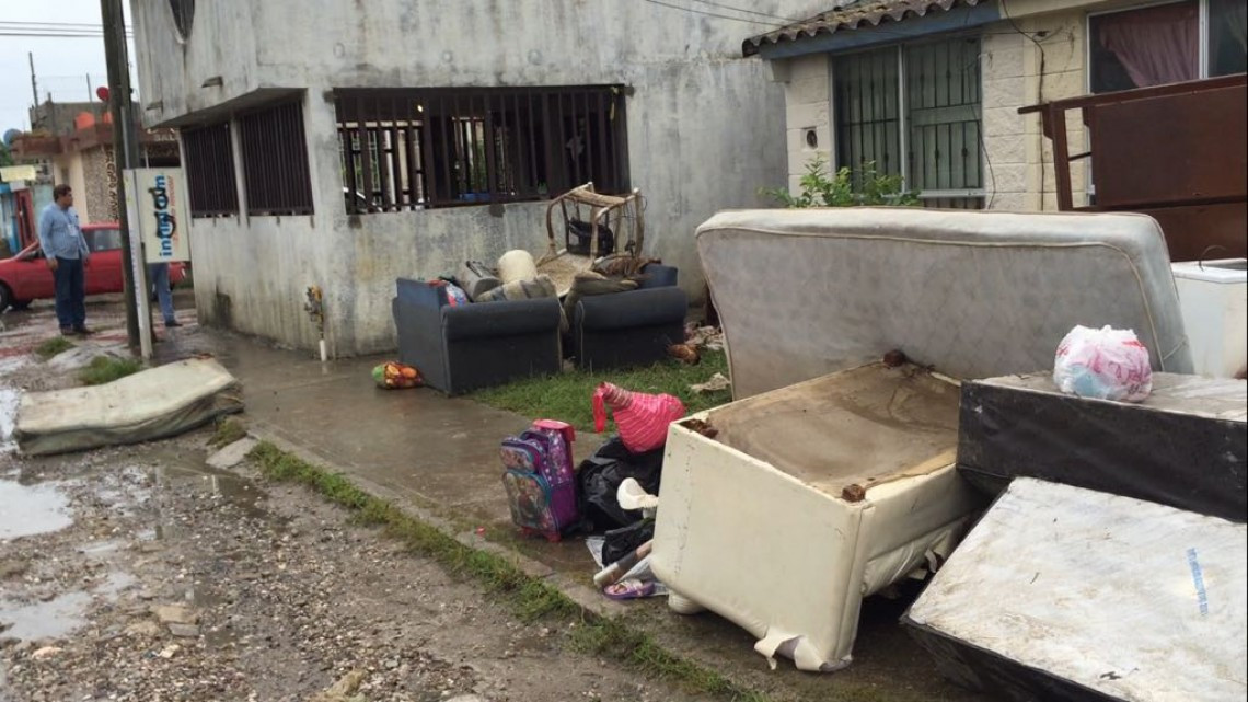 Familias pierden enseres domésticos por inundaciones