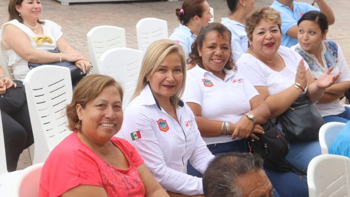 Festeja gobierno municipal y DIF Tampico a adultos mayores