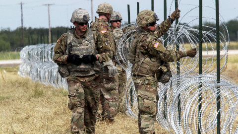 Greg Abbott, gobernador de Texas, enviará 400 soldados más a la frontera