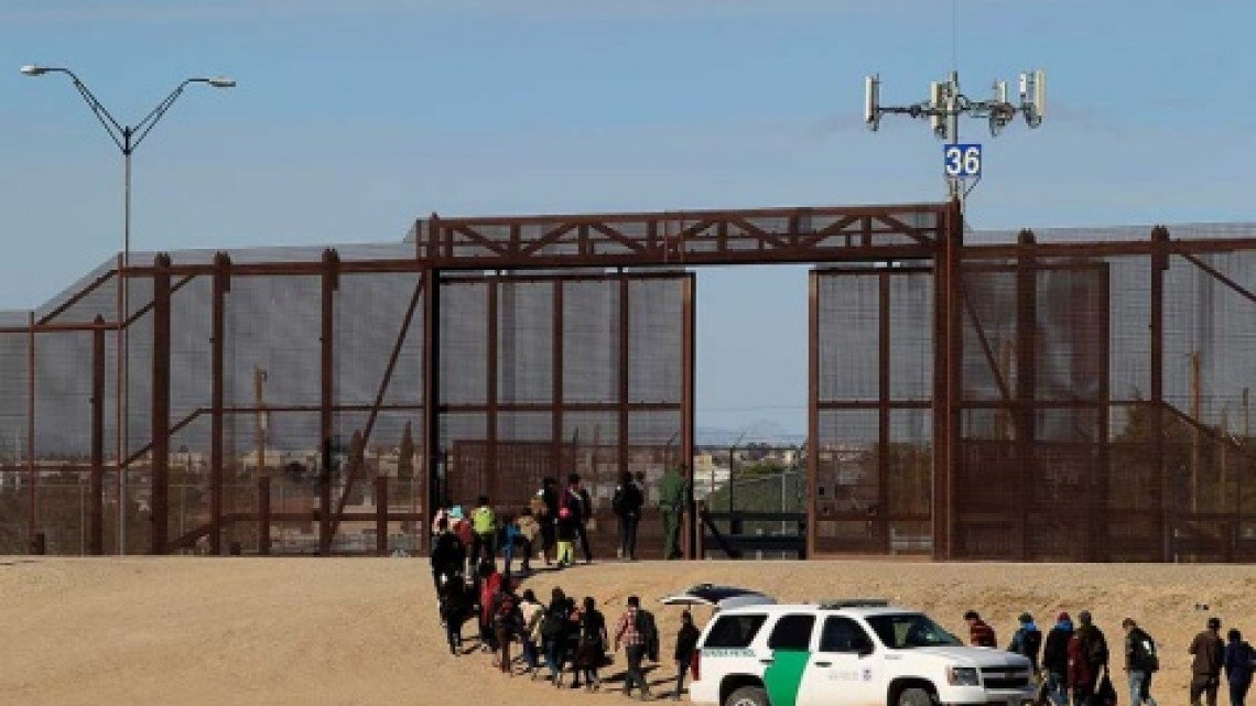 400 migrantes cruzan a EU, piden asilo