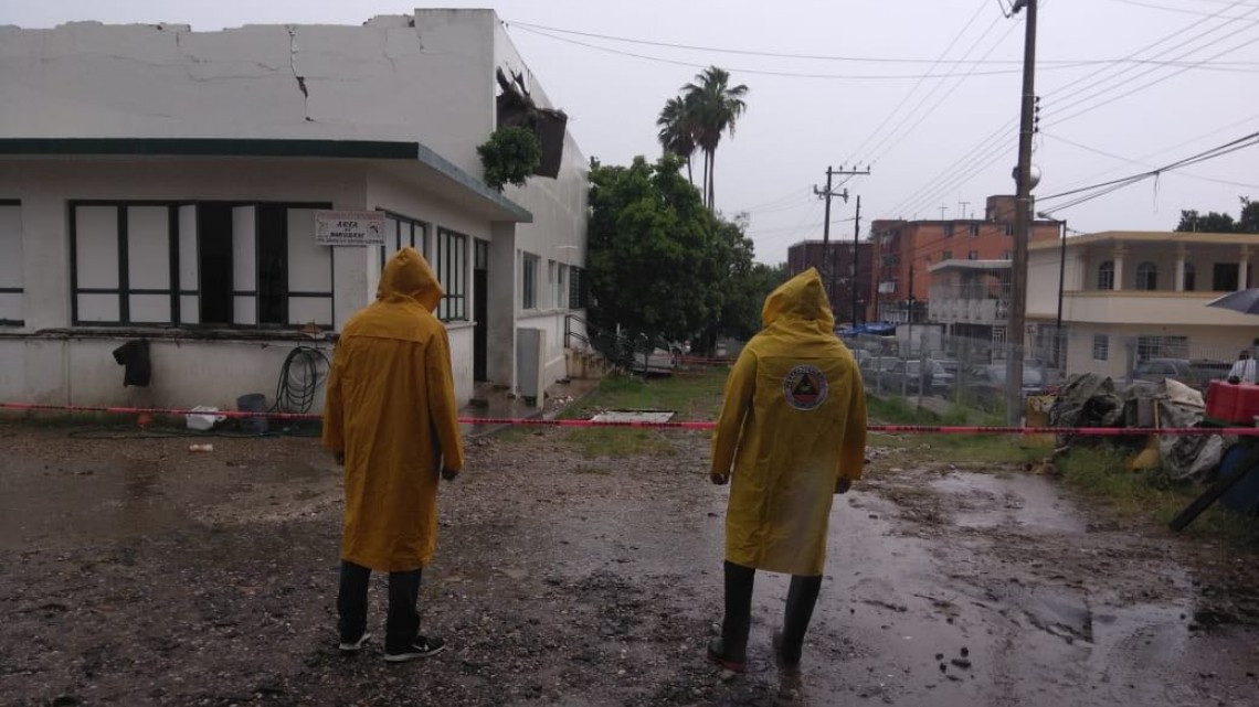 Lluvia genera colapso de techo del Centro de Salud de Tampico