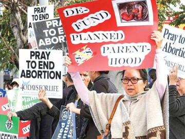 Amenazan a juez que congeló veto migratorio