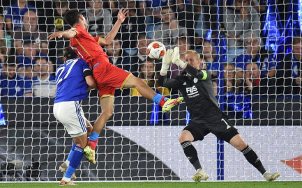 Napoli rescata empate ante el Leicester en EL