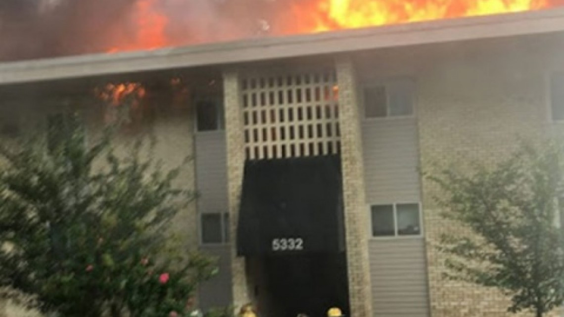 Por discusión con su novio, provoca incendio