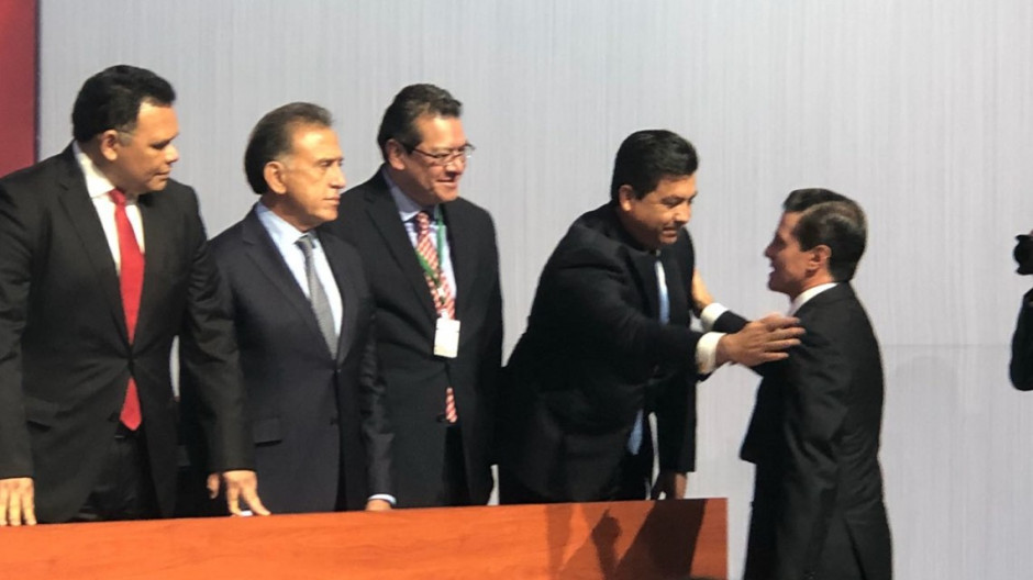 Asiste Cabeza de Vaca a informe de Peña Nieto