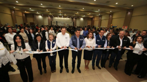 Inauguran Gobernador y Alcalde "feria nacional del empleo para mujeres"