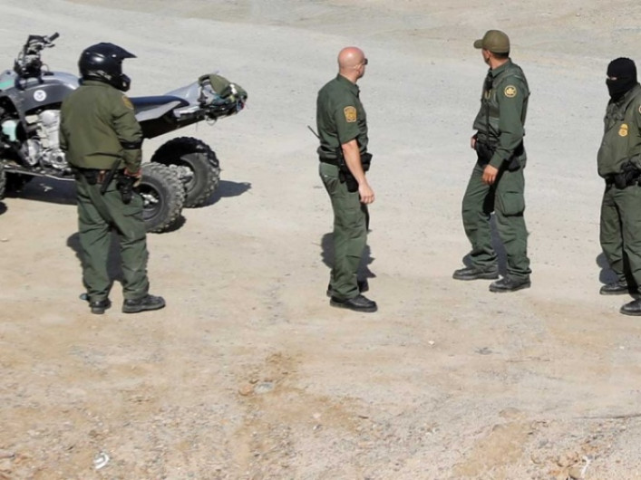 Fallece niña guatemalteca detenida por policías de EU