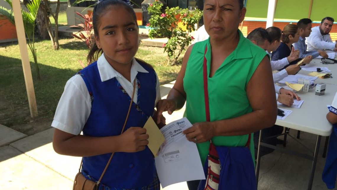 Entregan incentivos económicos municipales a estudiantes de Altamira