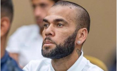 Condenan a Dani Alves a 4 años y 6 meses de prisión por agresión sexual