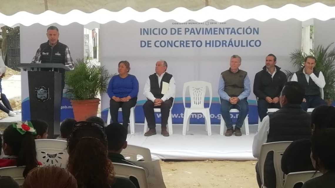 Inicia Chucho Nader nueva obra de pavimentación en la Borreguera