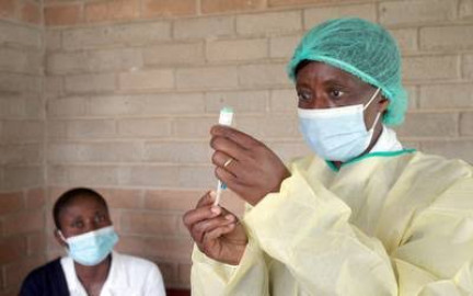 OMS advierte una posible tercera ola de Covid en África