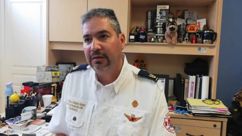 Árboles caídos, un incendio y ligeros acumulamientos de agua, deja frente frío