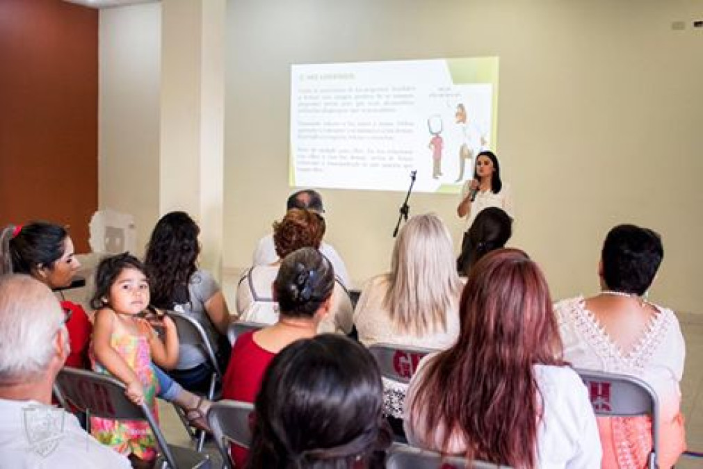 Llevan a cabo la “Escuela Para Padres”