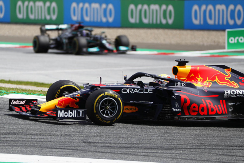 Max Verstappen gana en casa de Red Bull