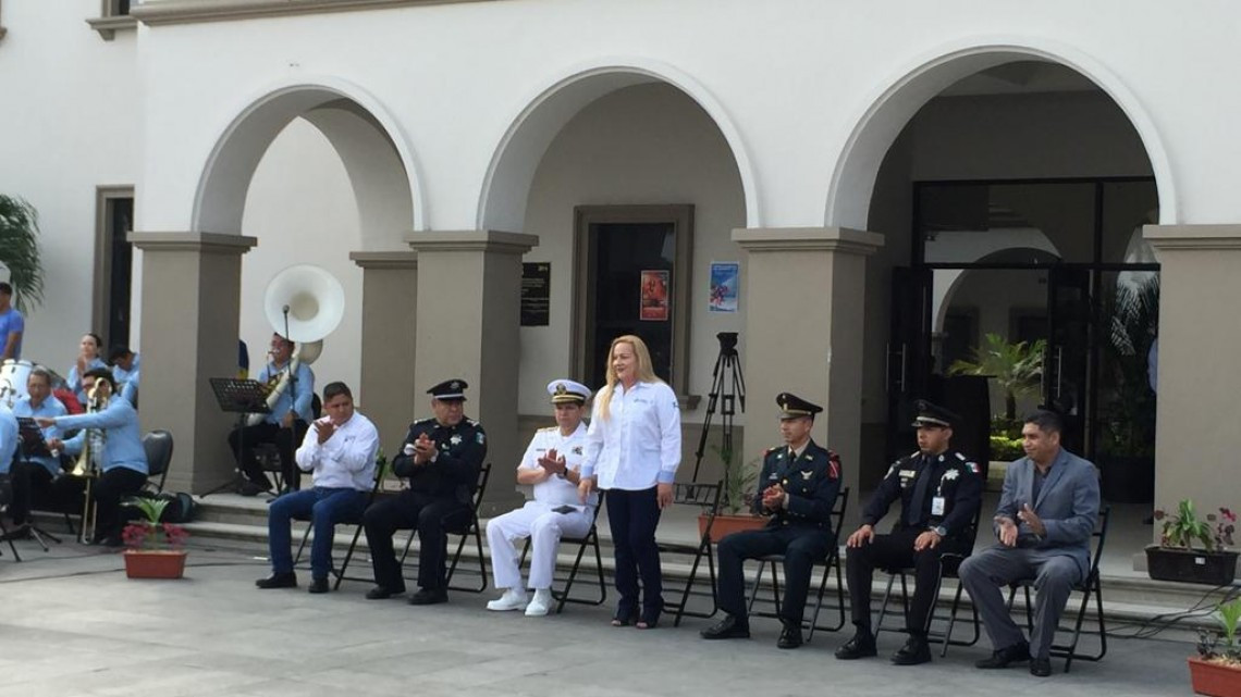 Conmemoran el aniversario de la promulgación de la Constitución Política Mexicana.