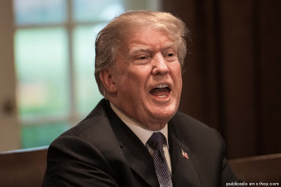 Trump critica a su exabogado Jay Goldberg