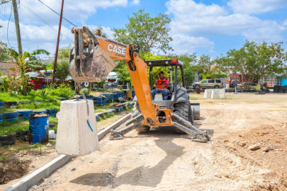 Construye Gobierno de Carlos Peña Ortiz cancha de futbol en Jarachina Sur