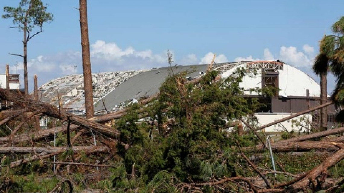 39 muertos en EU por “Michael”