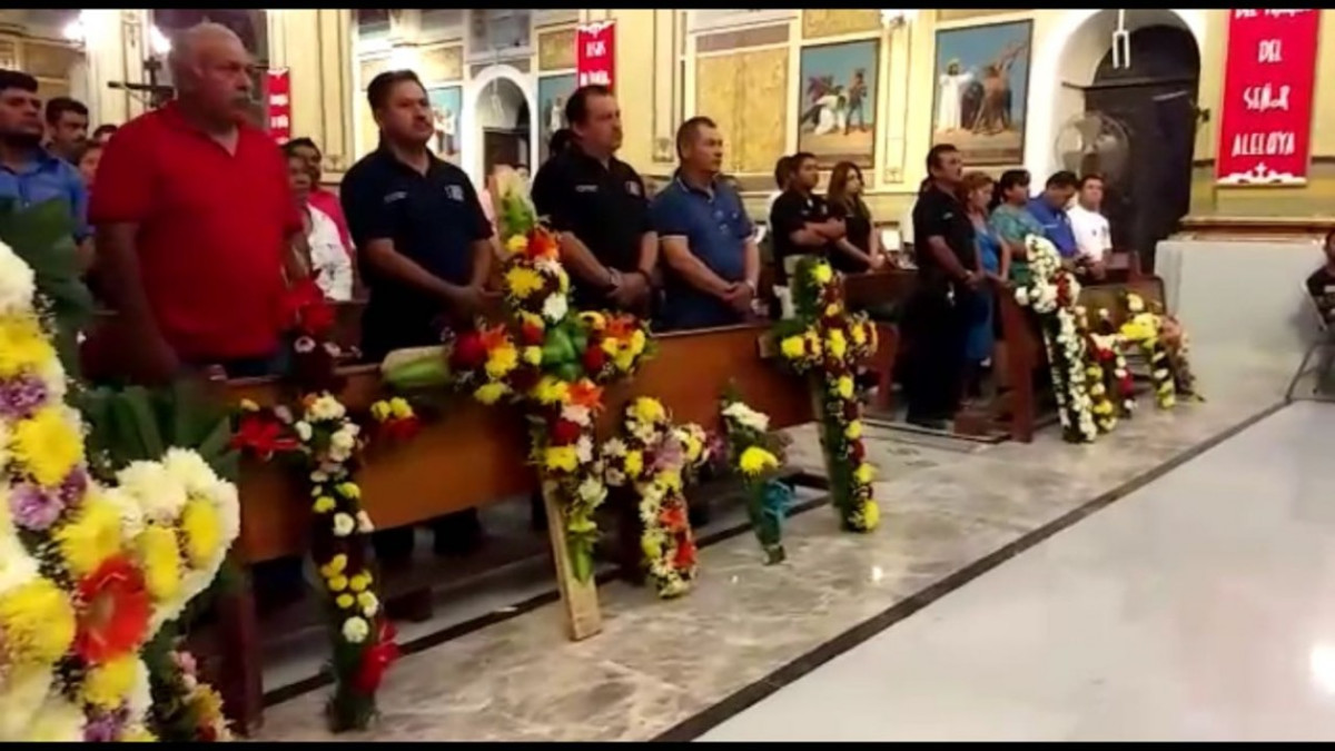 Celebran albañiles el día de la Santa Cruz