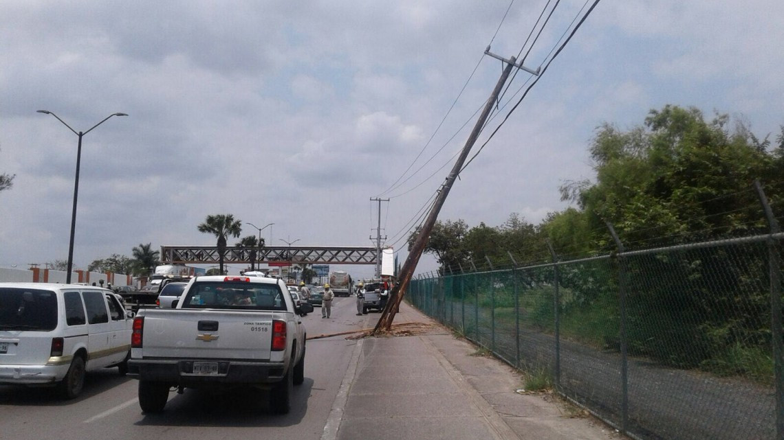 Fuerte choque frente a la UAT