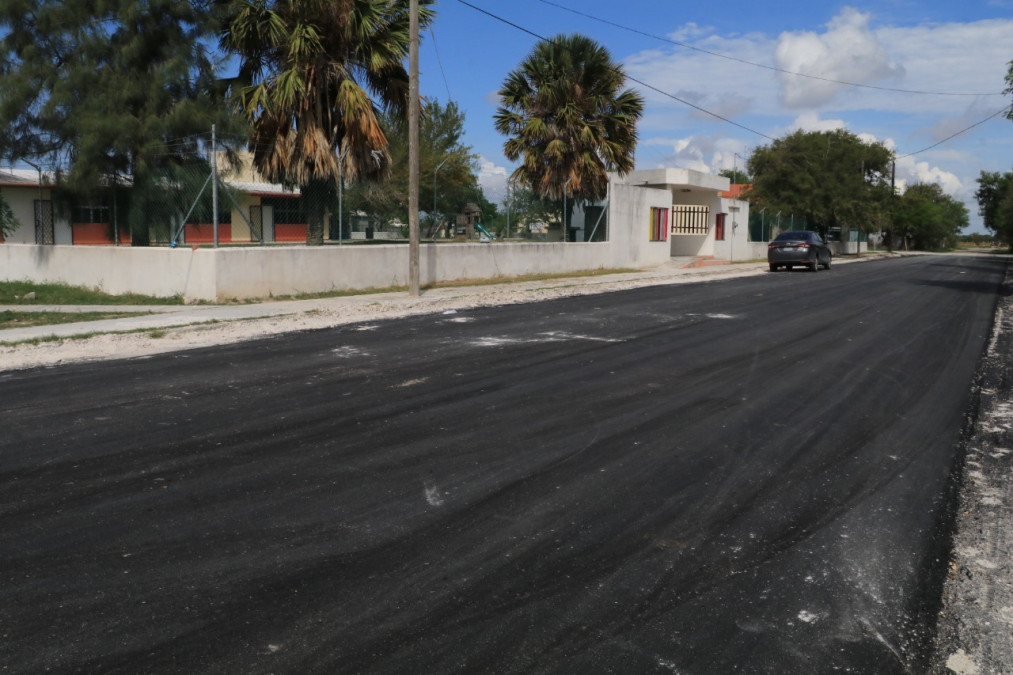Pavimentan accesos a escuelas en tres comunidades rurales