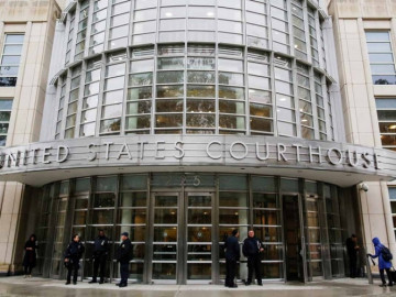 Eliminan a posible jurado en juicio de "El Chapo" por pedirle autógrafo