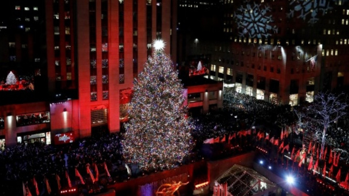 Así fue el encendido del emblemático árbol de Navidad en NY