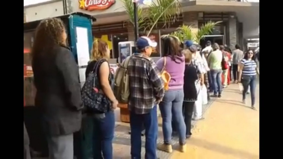 Regalan biscuits para evita boicot