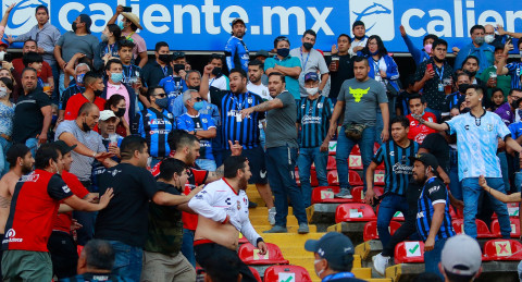 Suspenden jornada dominical de la Liga MX tras violencia en el Querétaro-Atlas 