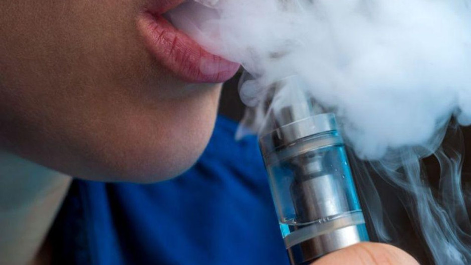 La OMS pide normas estrictas para evitar el consumo de tabaco y cigarrillos electrónicos