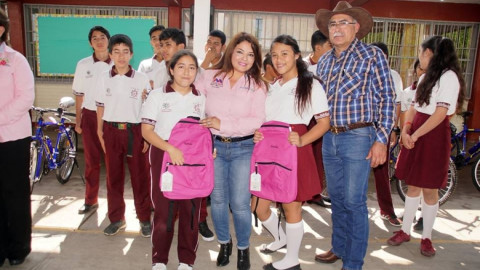 Entregan diez bicicletas del programa “Ayúdame a ayudar" 