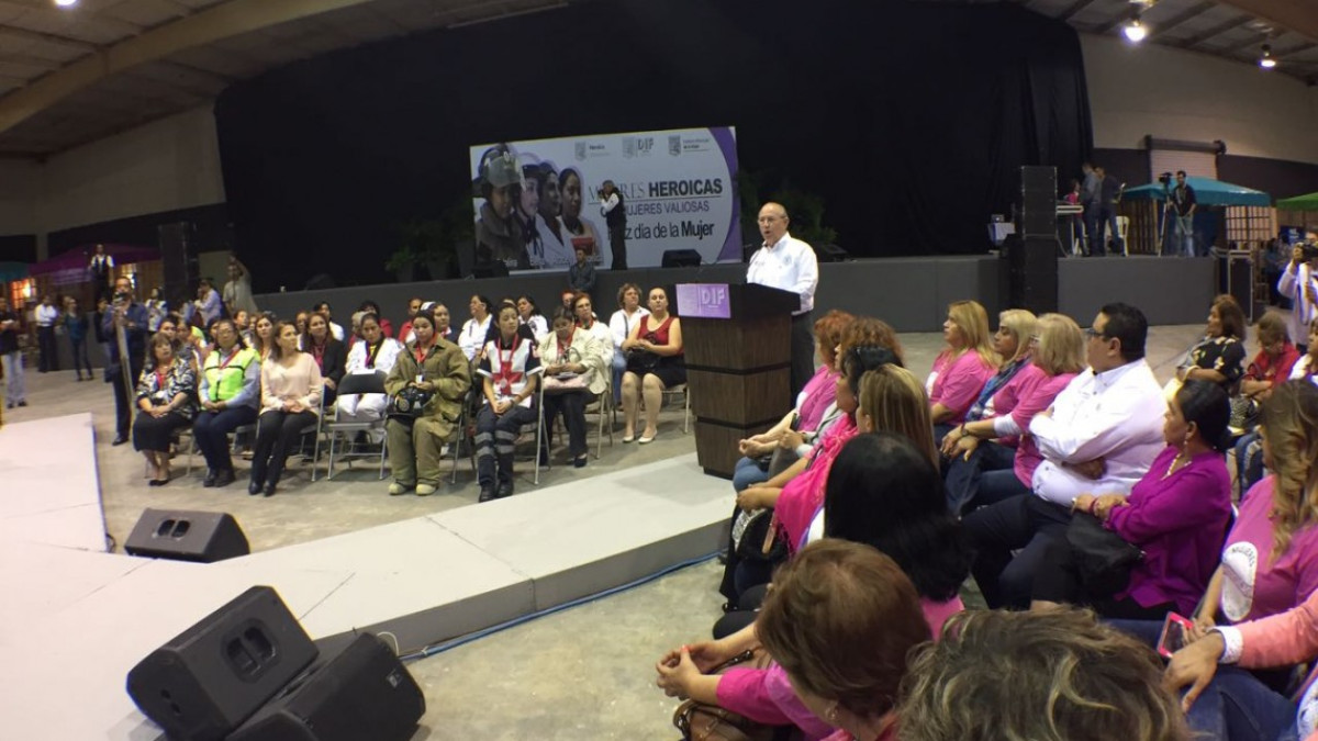 Chuchín felicita y reconoce a las mujeres heroicas de Matamoros 