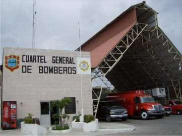 Bomberos de Tampico festejan su día entre carencias