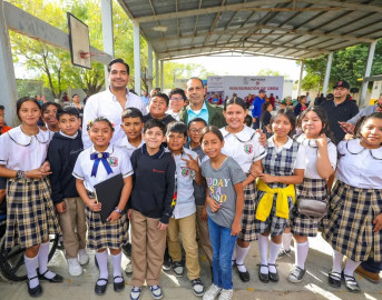 Recibió escuela primaria Auditorio de usos múltiples del Gobierno de Carlos Peña Ortiz 