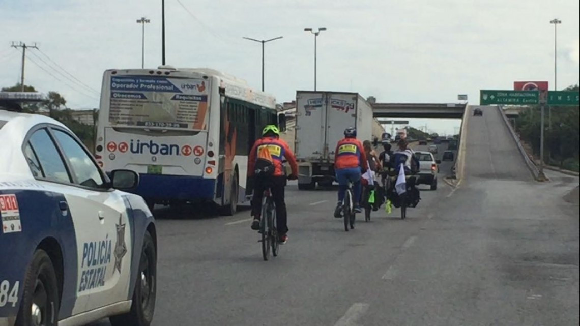 Canadienses recorren el continente americano en bicicleta