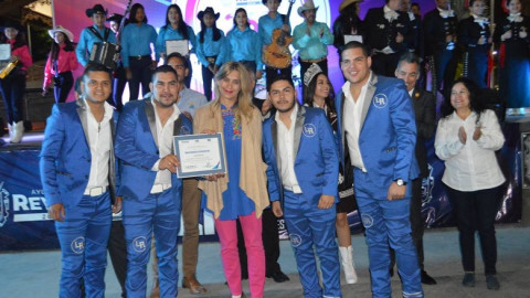 Realizan homenaje a Cornelio Reyna