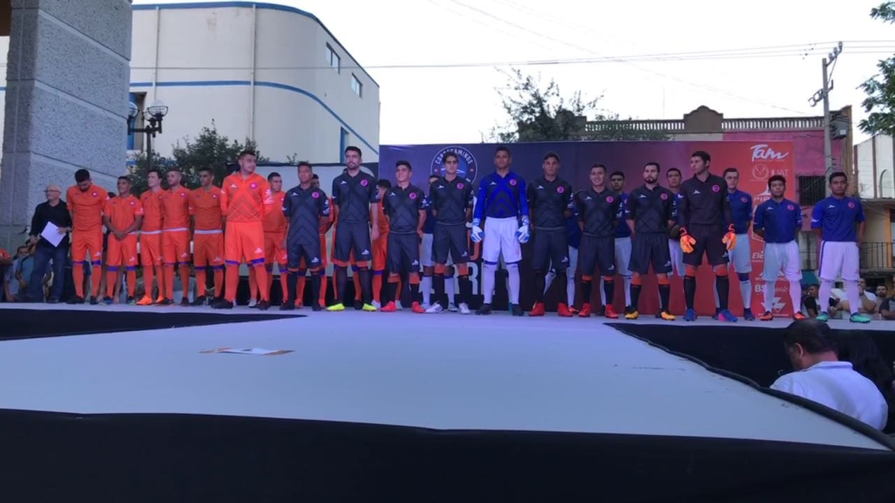 Presenta Correcaminos nuevo uniforme y refuerzos 