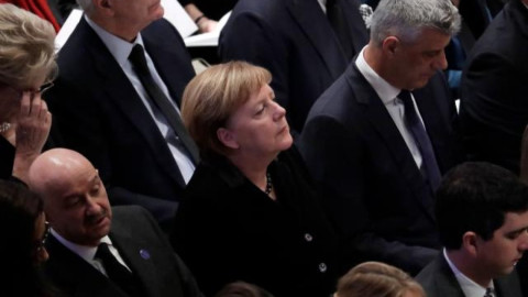 Asiste Salinas de Gortari a funeral de Bush en Washington