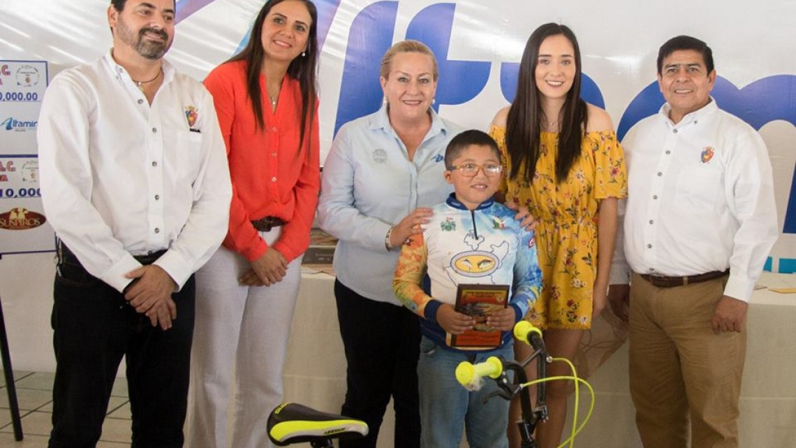 Premian a ganadores del XXXVIII Torneo de Pesca