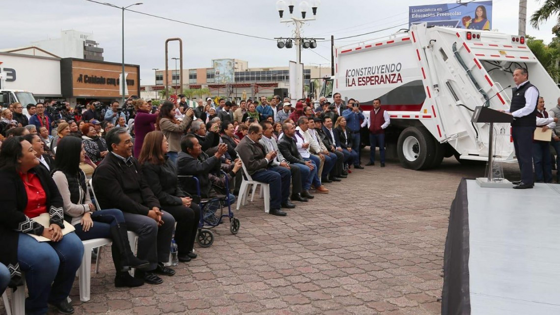 Entrega Adrián Oseguera 7 nuevos camiones de basura a Madero