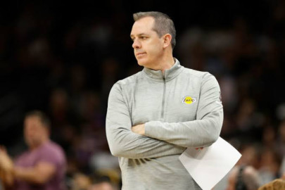 Los Lakers despiden a su entrenador Frank Vogel