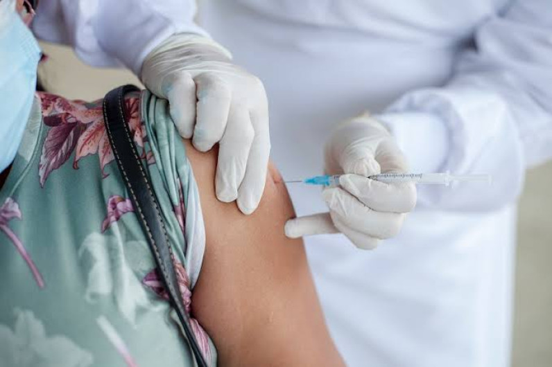 DHR Health recibe autorización de la FDA para aplicar 4ta dosis anticovid