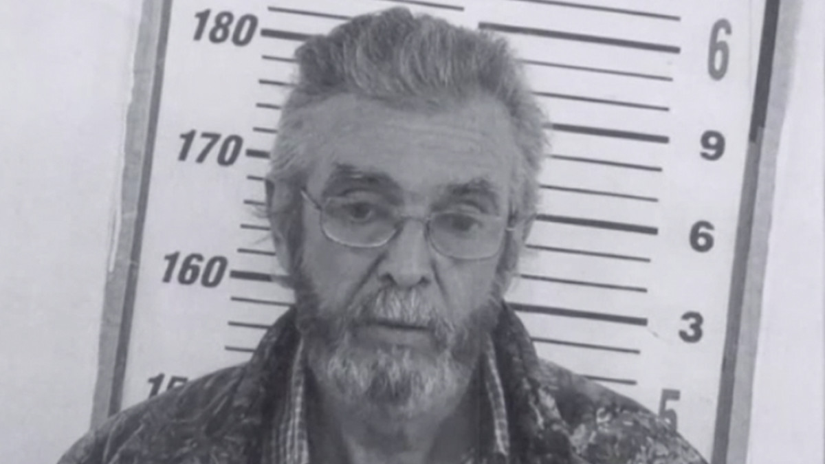 Detienen a hombre acusado de delitos sexuales contra un menor