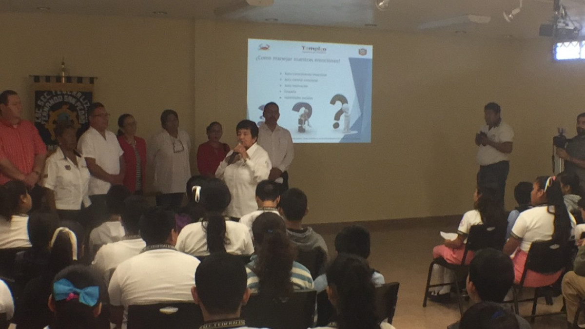 Buscan prevenir violencia y delincuencia en secundarias          