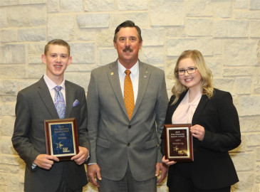 Estudiante de Weslaco High junior obtiene el primer lugar en concurso estatal de Oratoria 